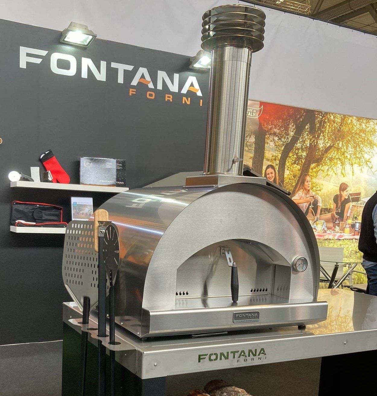Dome oven Fontana Margherita with wood firing, pizza oven for the outdoor kitchen, inox, trade fair exhibit