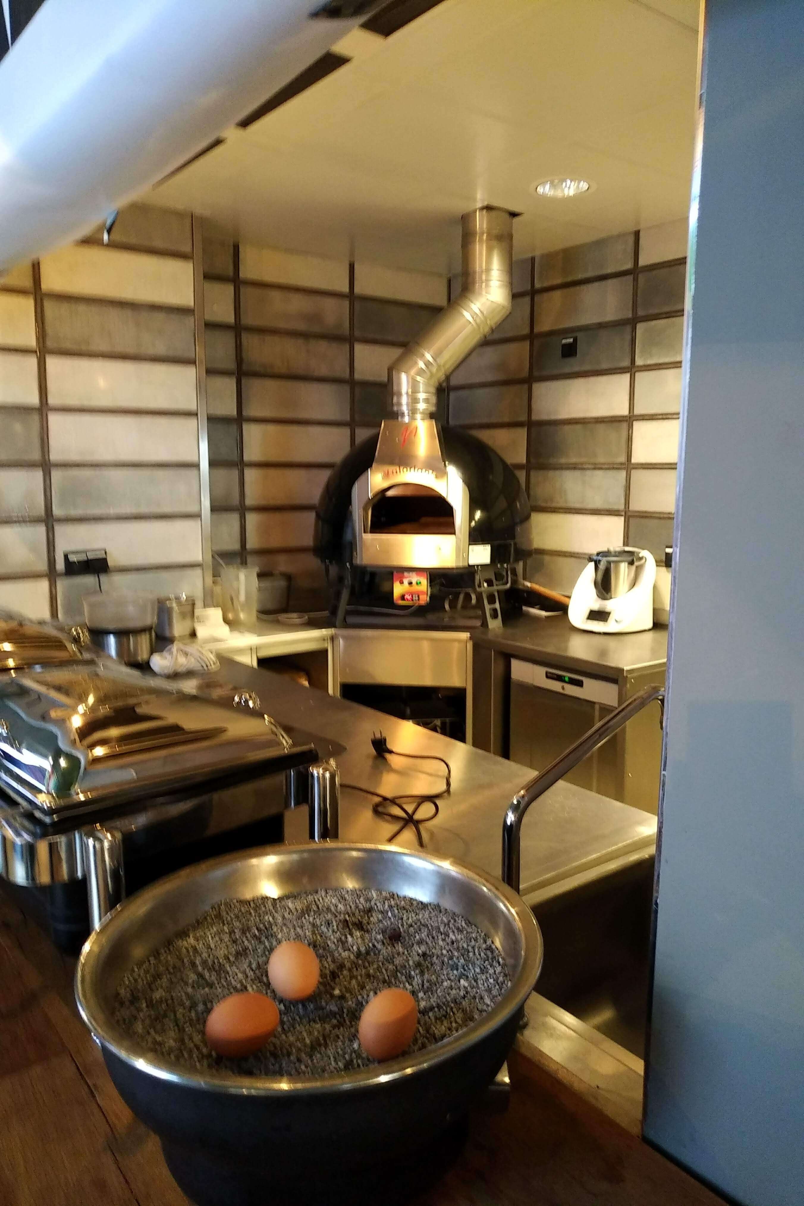 Holzbackofen Valoriani Baby: Pizzaofen mit 75cm Durchmesser, tabletop, schwarz