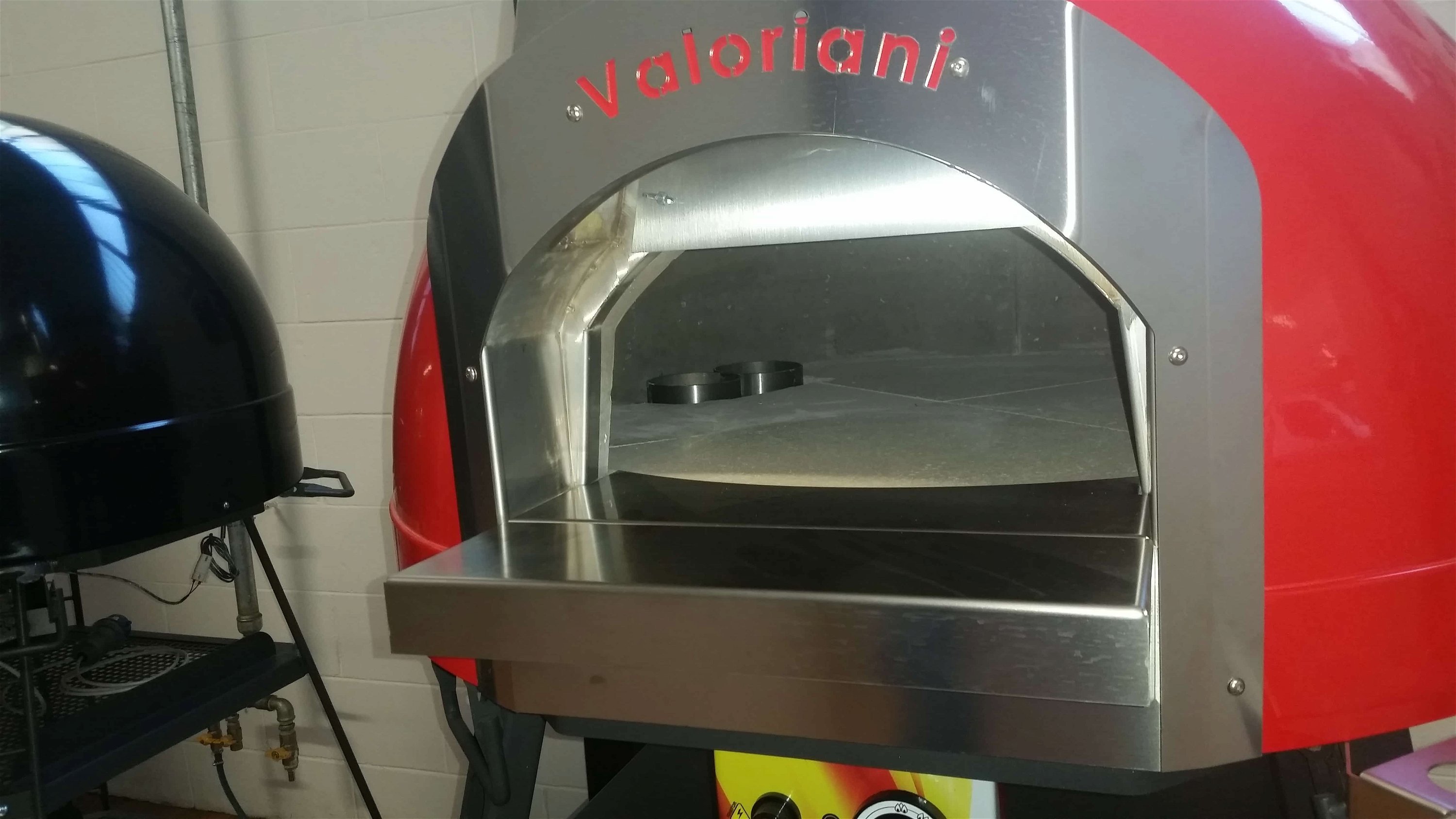 Valoriani Baby: Pizzaofen inkl. automatischem Gasbrenner und kompletter Basis, 75cm Durchmesser, schwarz